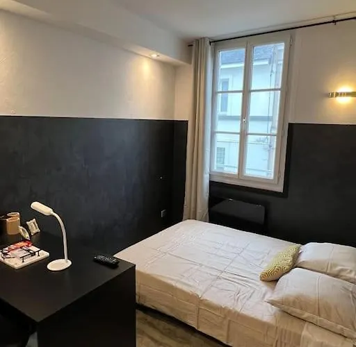 Echec Et Mat Chic - Gare & Hyper Centre * 昂热