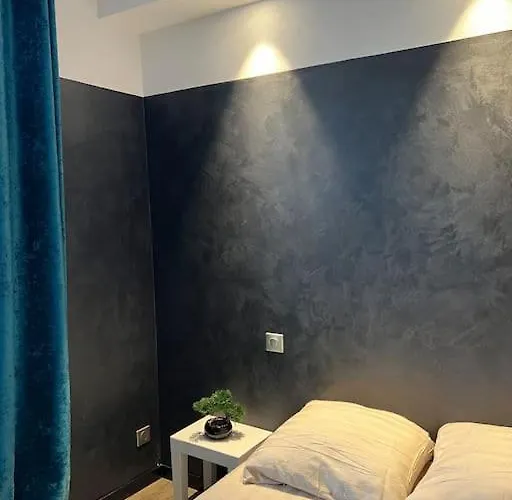 Echec Et Mat Chic - Gare & Hyper Centre * 昂热